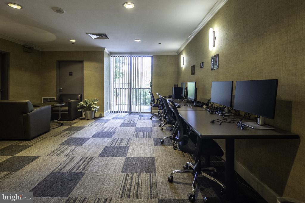 10101 GROSVENOR PLACE Unit: 301