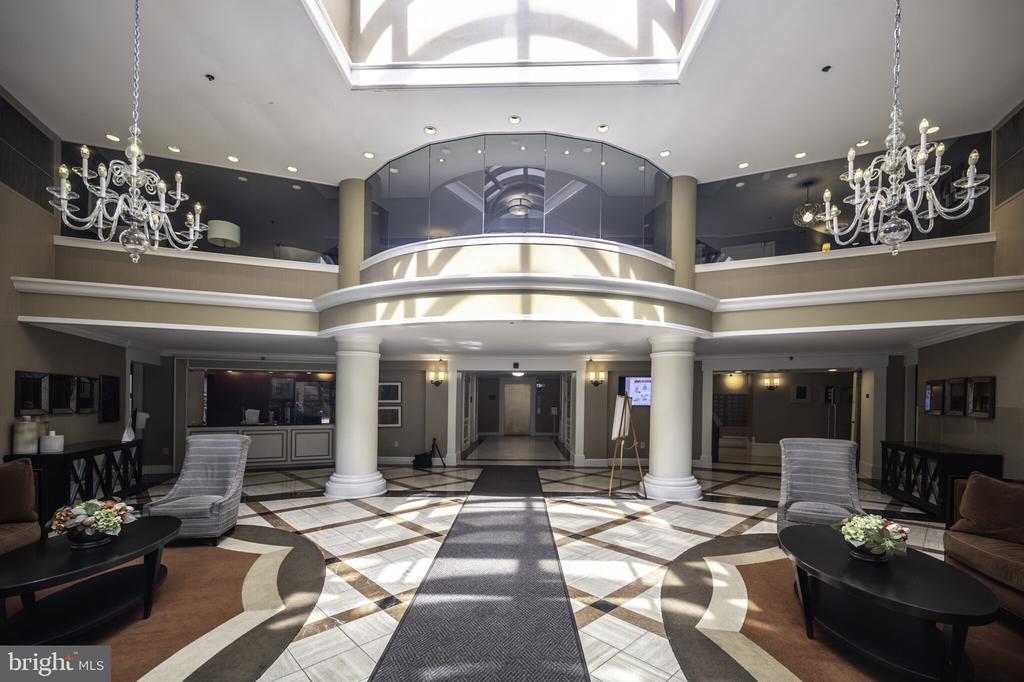 10101 GROSVENOR PLACE Unit: 301