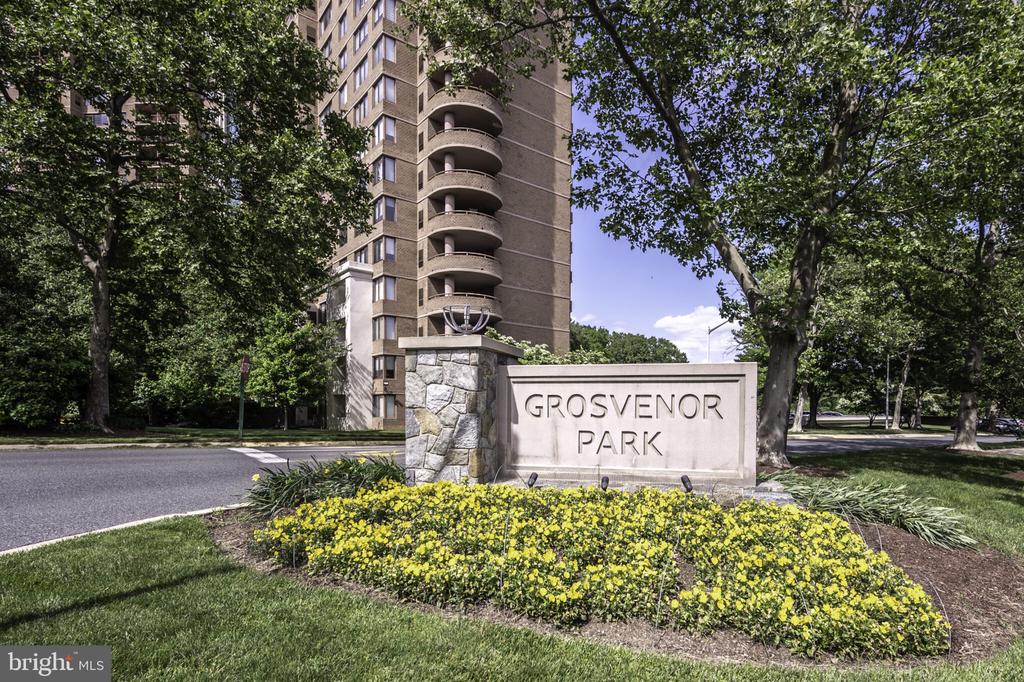 10101 GROSVENOR PLACE Unit: 301