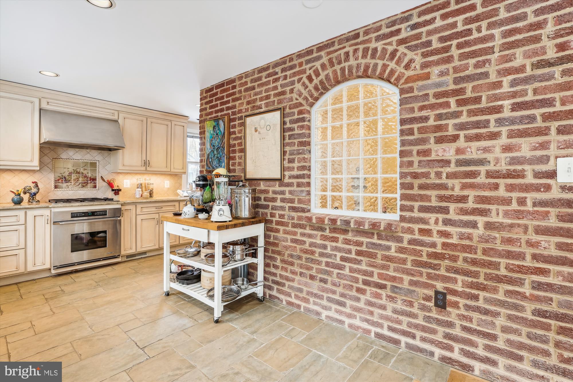 2708 N FLORIDA STREET N