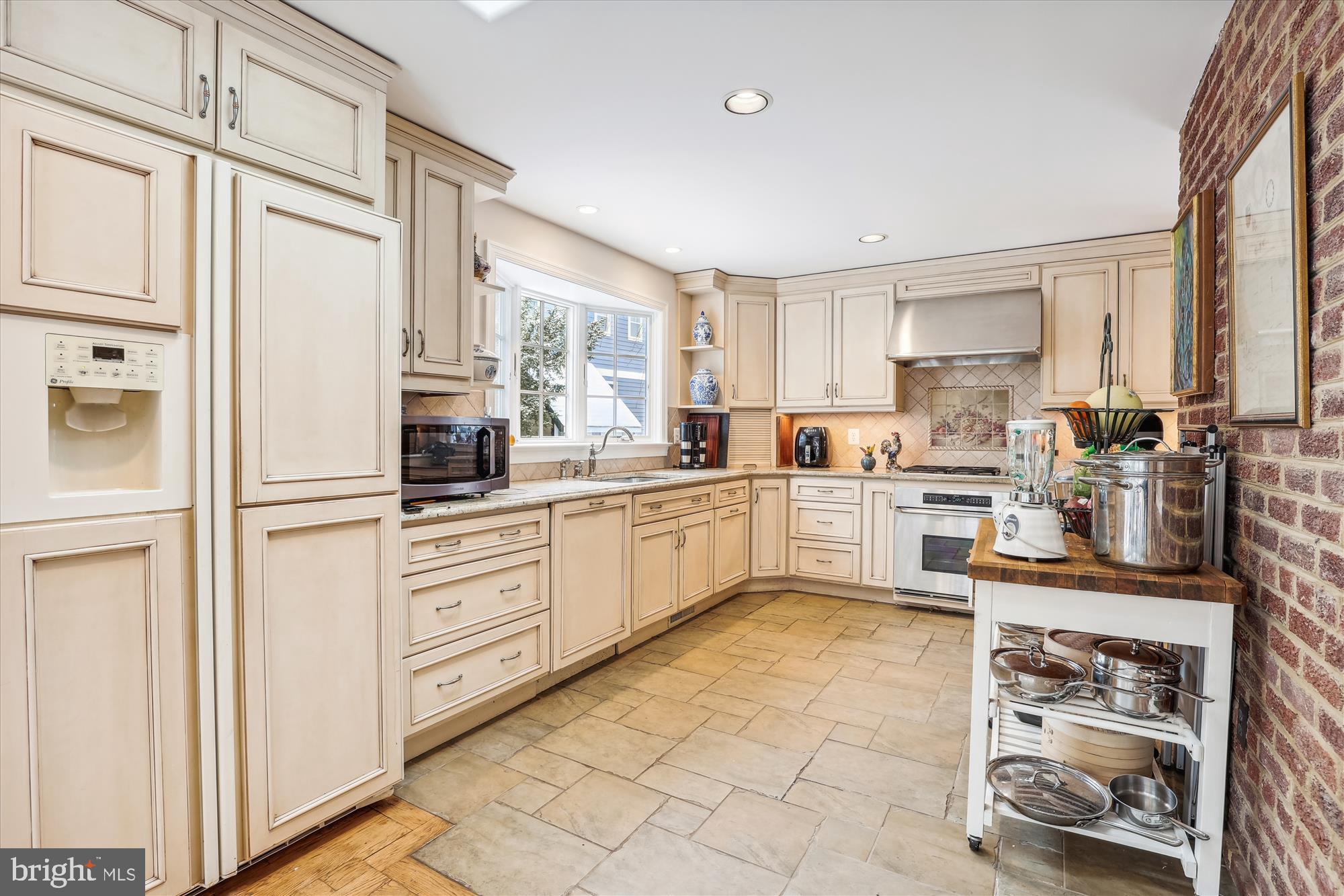 2708 N FLORIDA STREET N