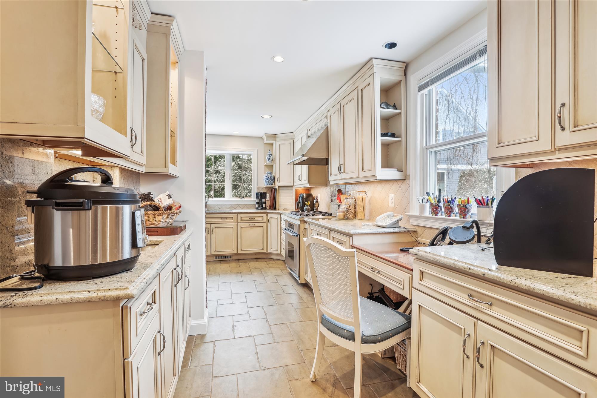 2708 N FLORIDA STREET N