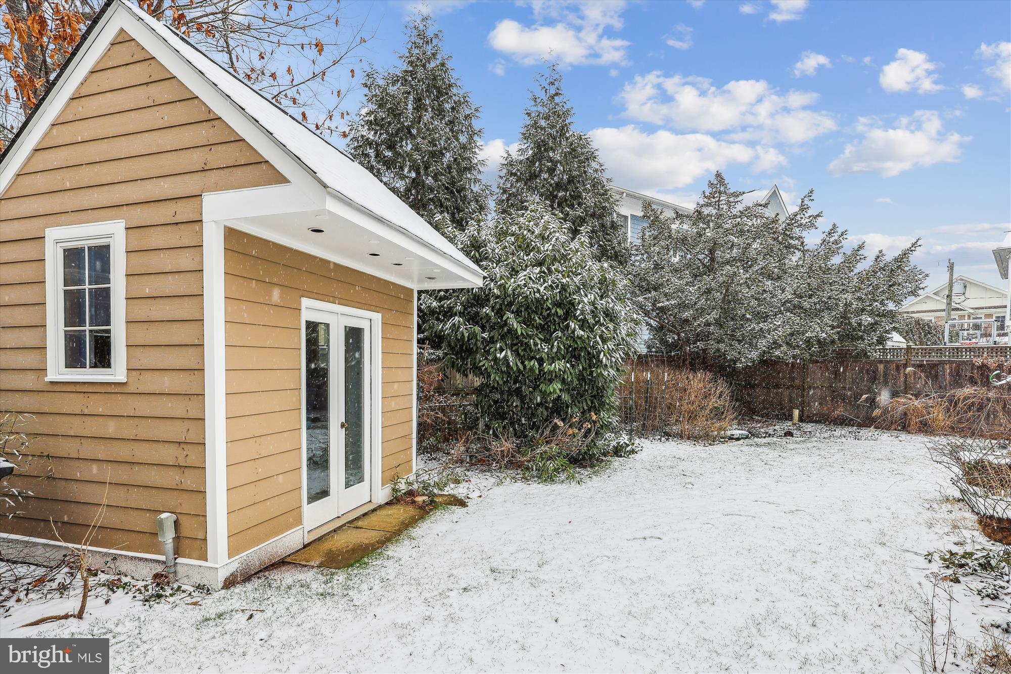 2708 N FLORIDA STREET N