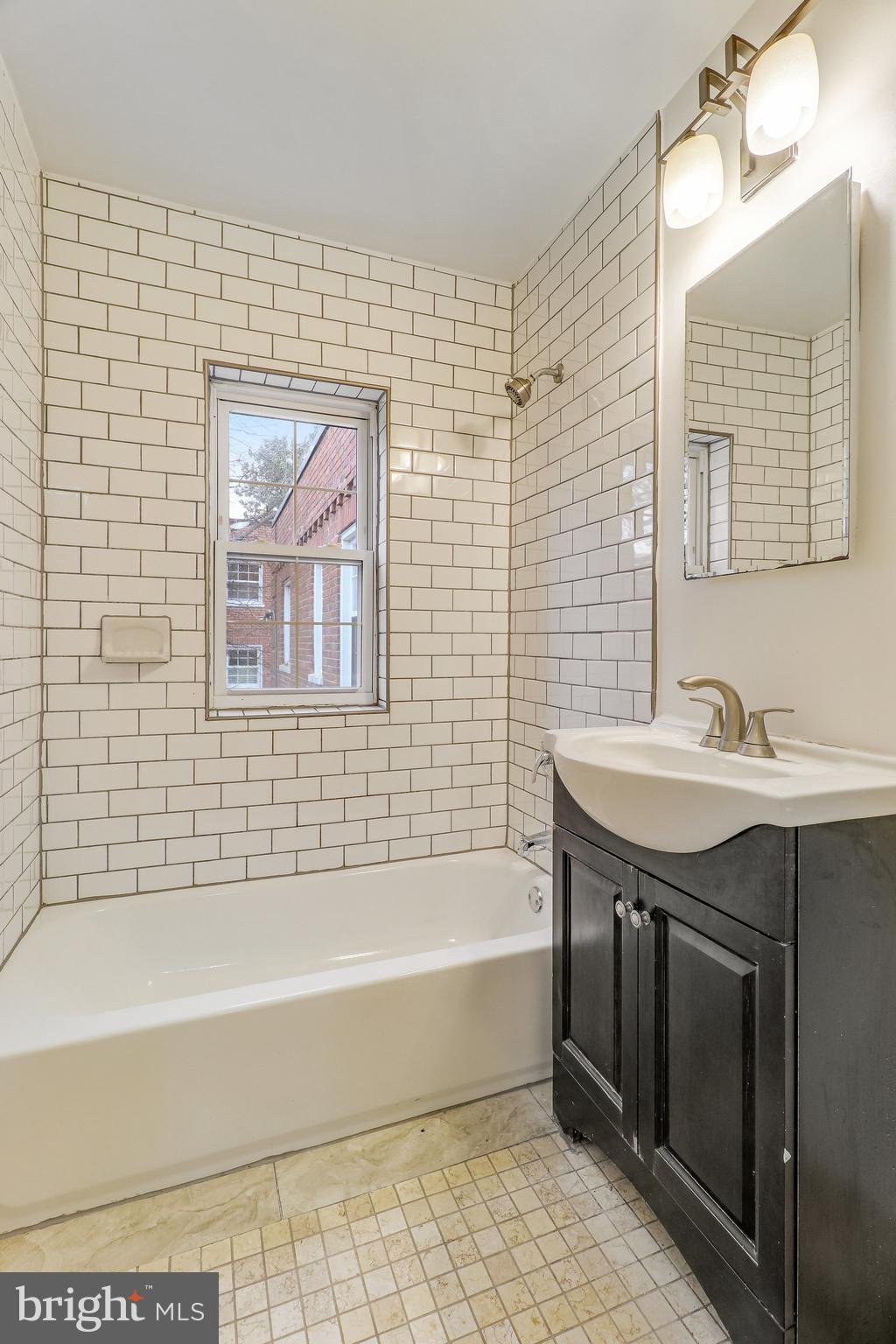 1735 N RHODES STREET 242