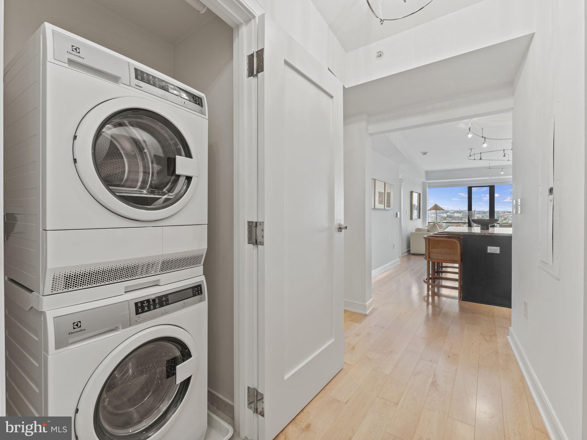 1111 19TH STREET N 2101