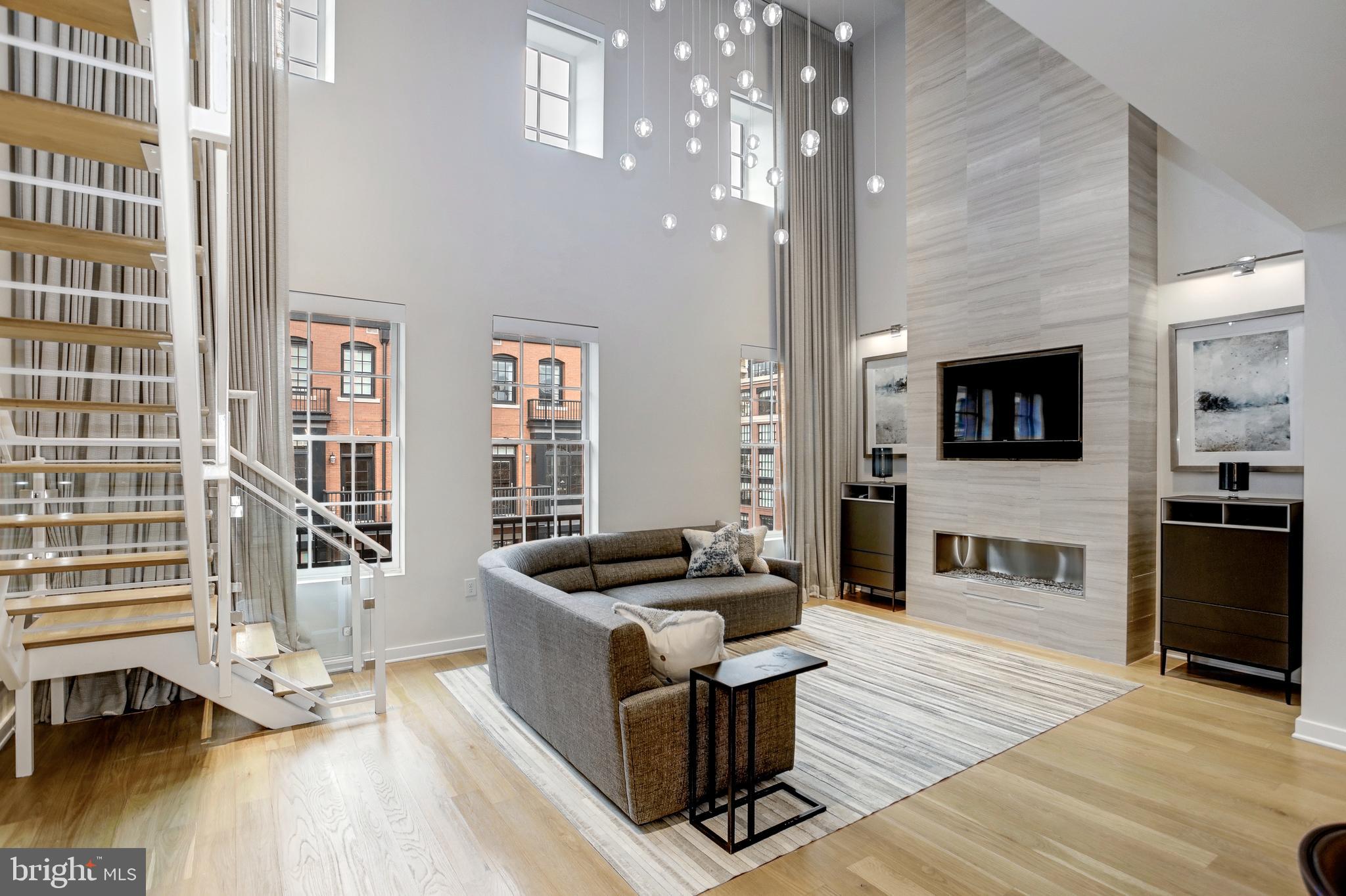 1610 N QUEEN STREET 218