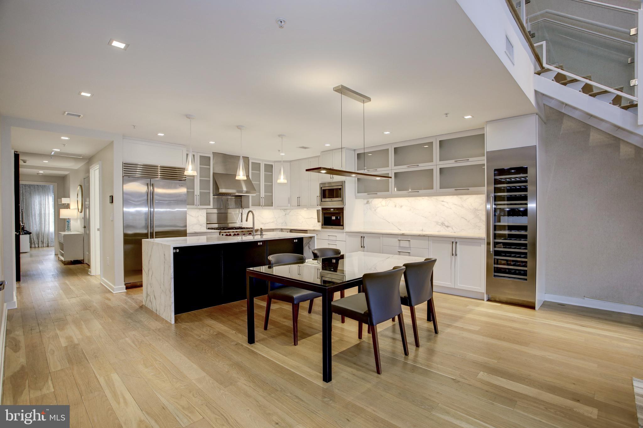 1610 N QUEEN STREET 218