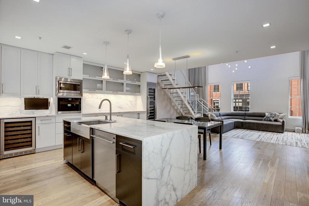 1610 N QUEEN STREET 218