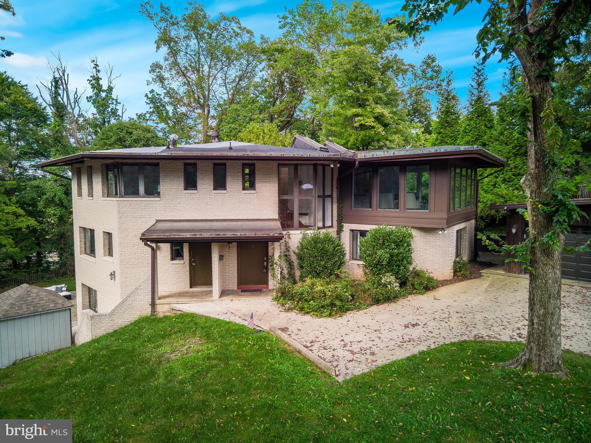 2720 N FILLMORE STREET