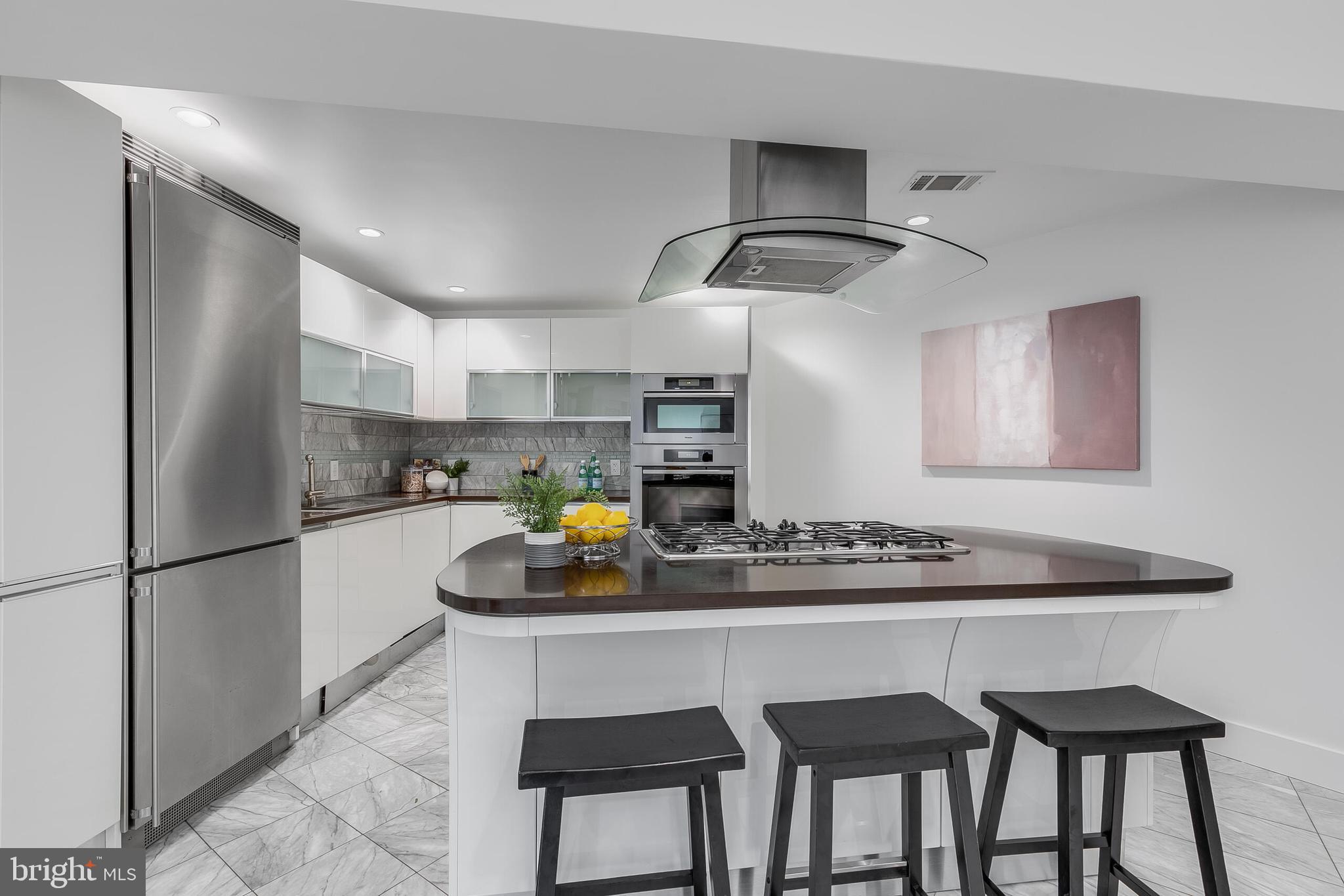 2720 N FILLMORE STREET