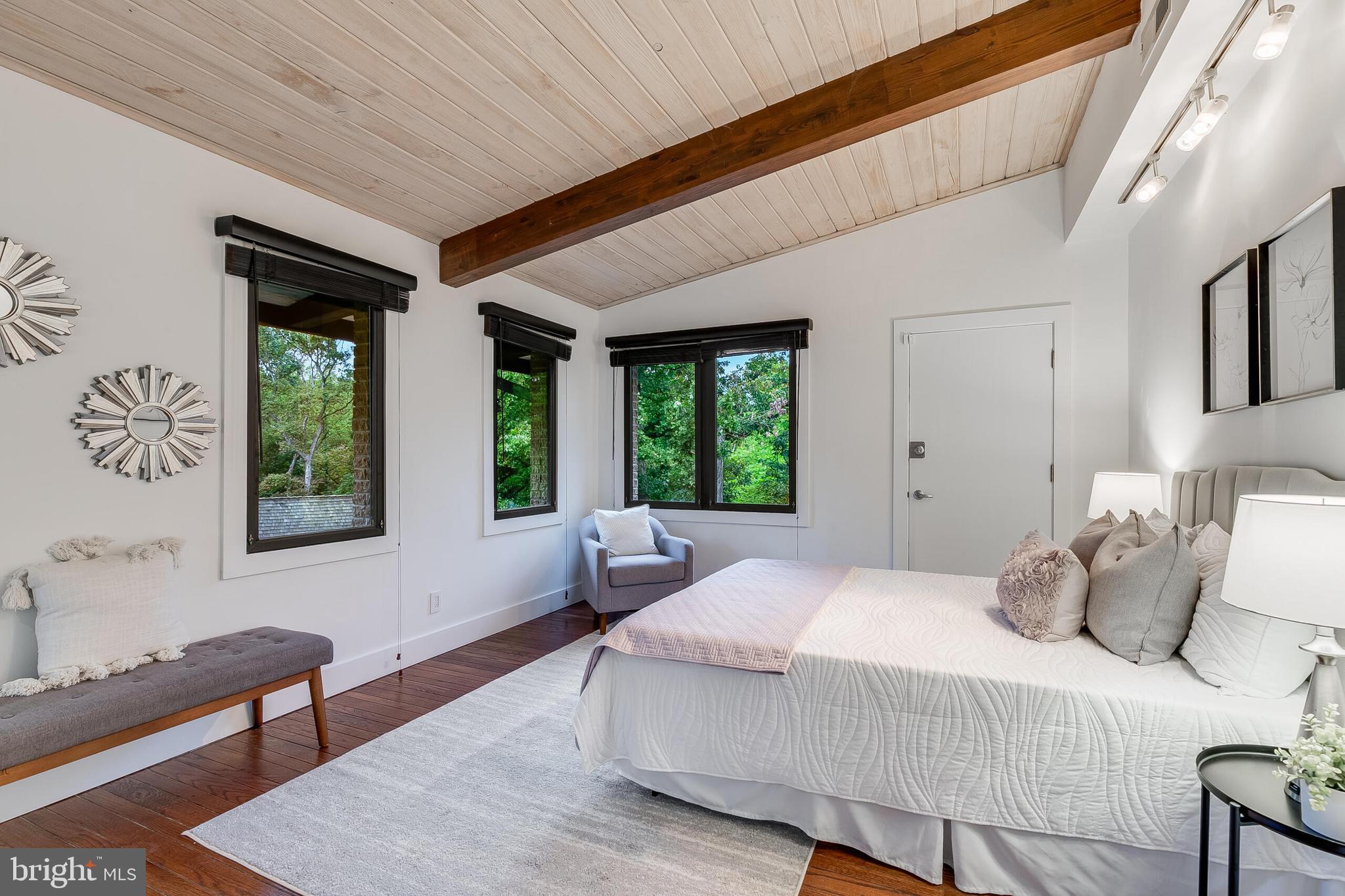 2720 N FILLMORE STREET