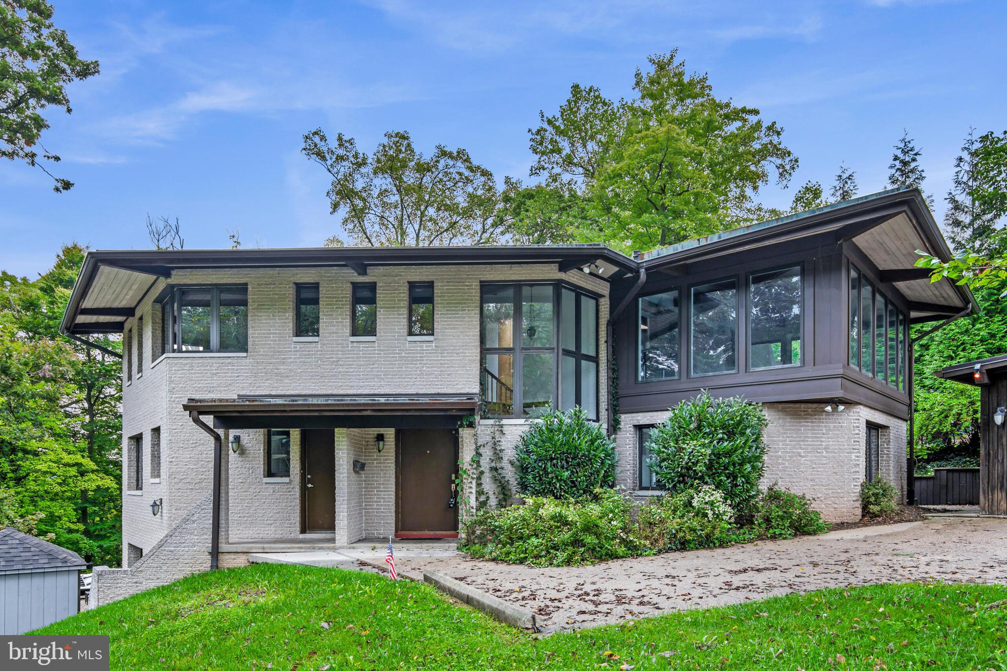 2720 N FILLMORE STREET