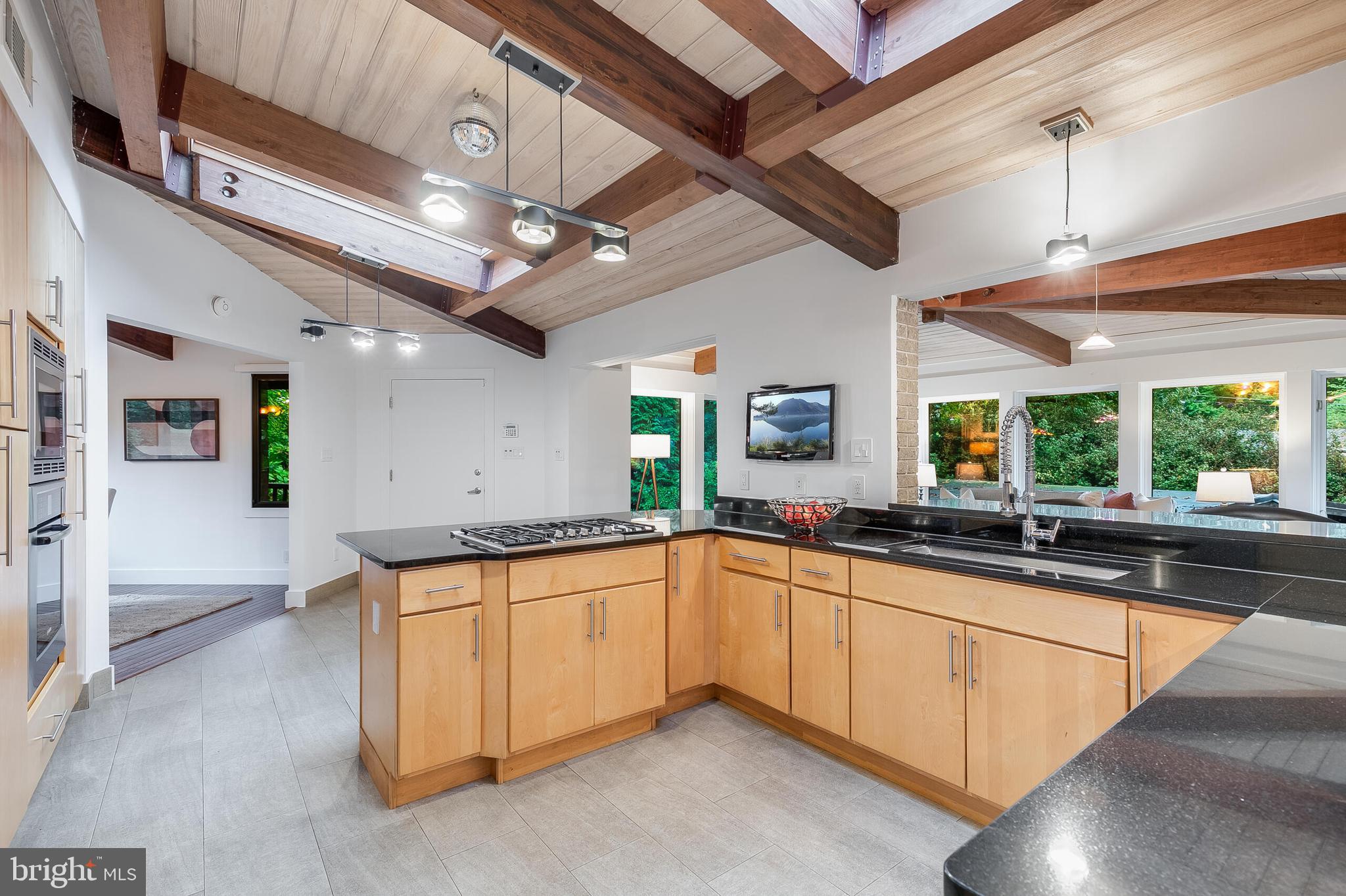 2720 N FILLMORE STREET