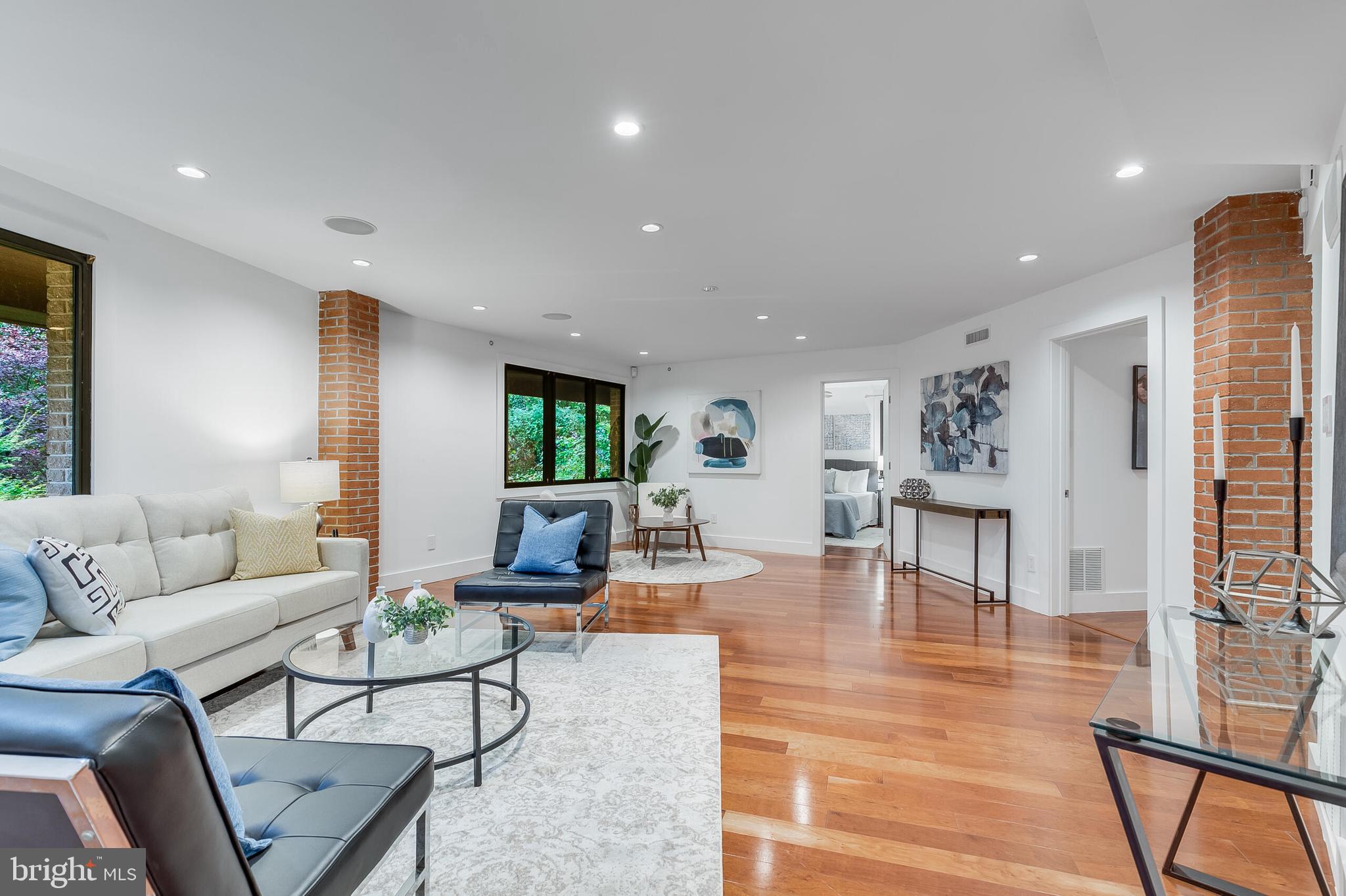 2720 N FILLMORE STREET