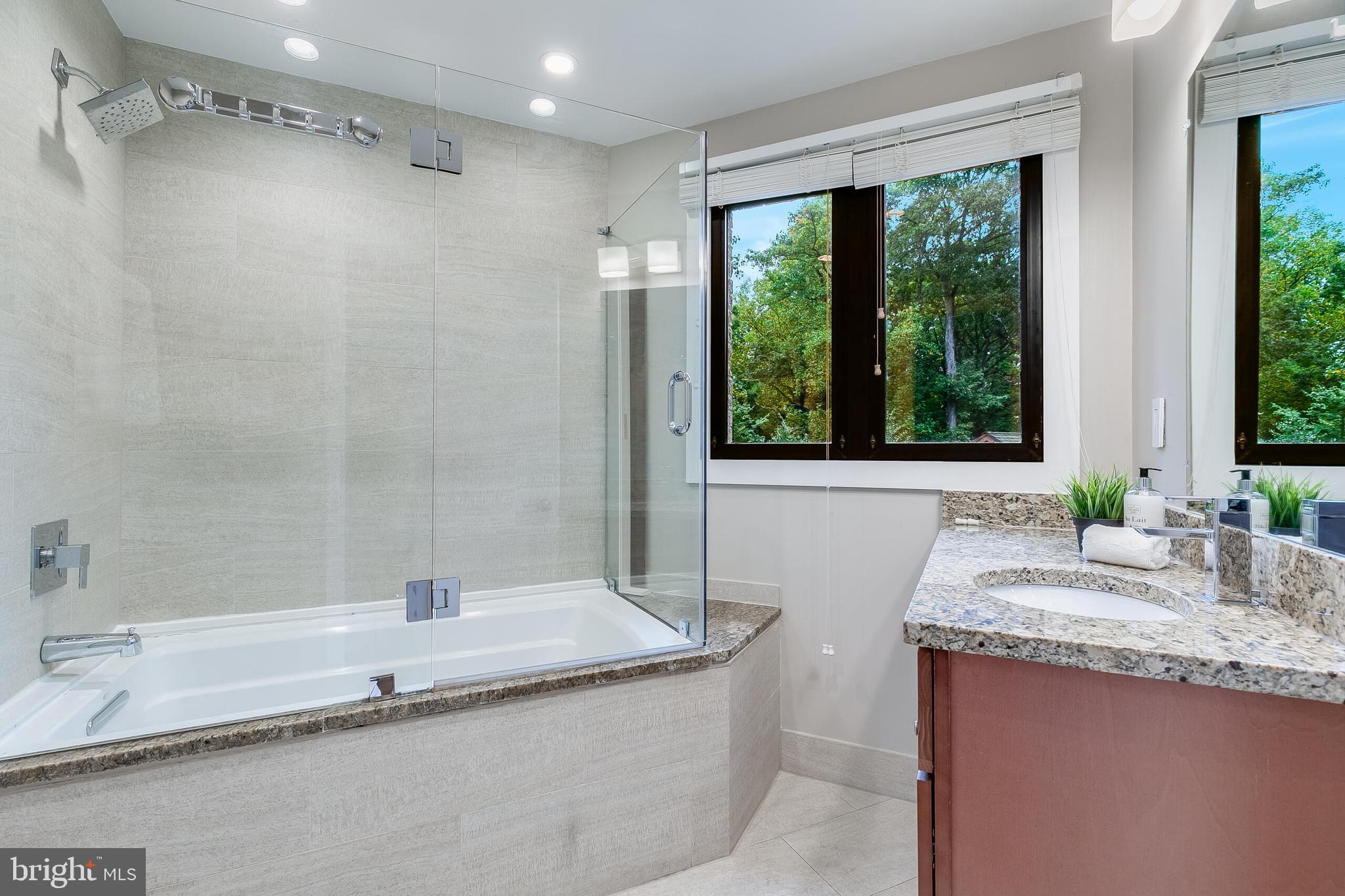 2720 N FILLMORE STREET