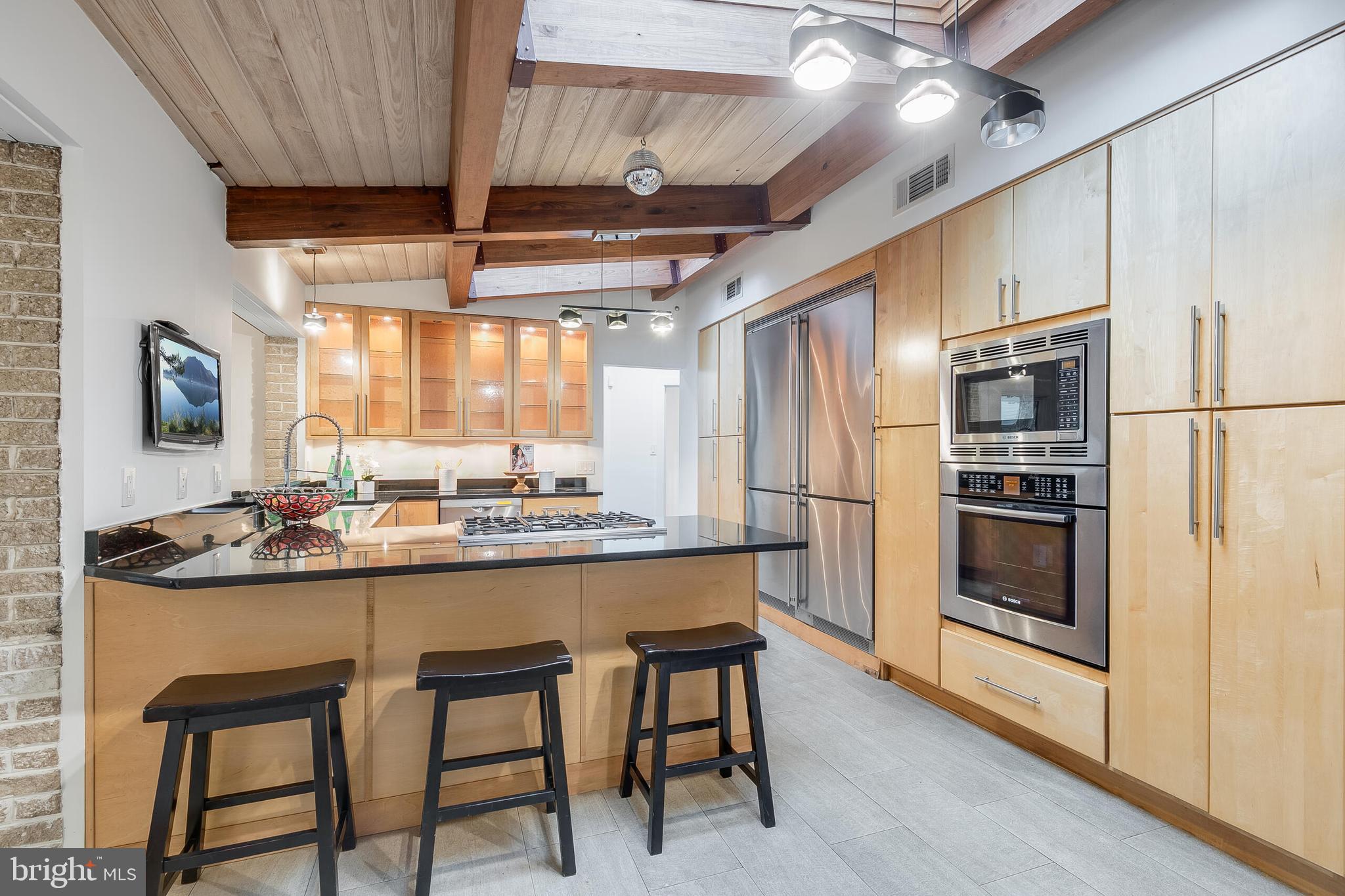 2720 N FILLMORE STREET