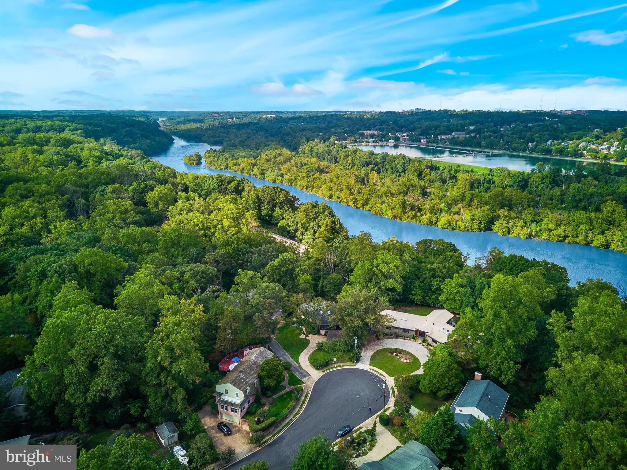 2720 N FILLMORE STREET