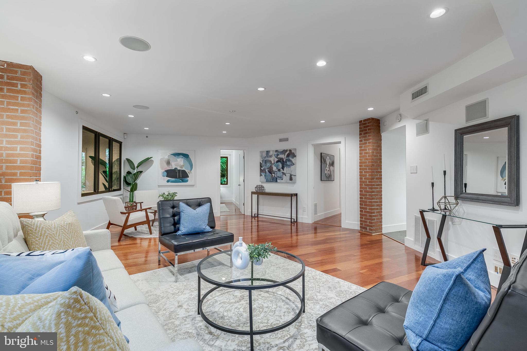 2720 N FILLMORE STREET