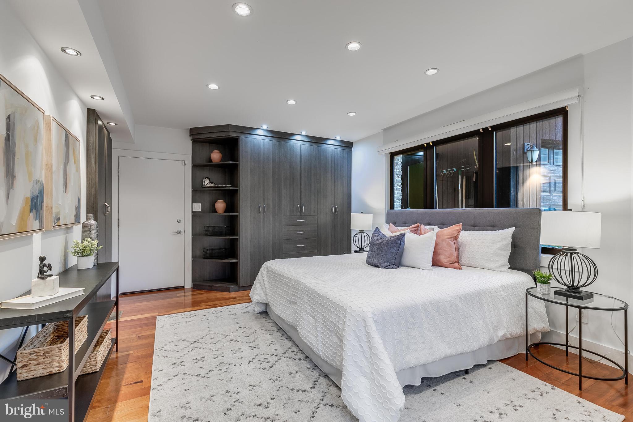 2720 N FILLMORE STREET