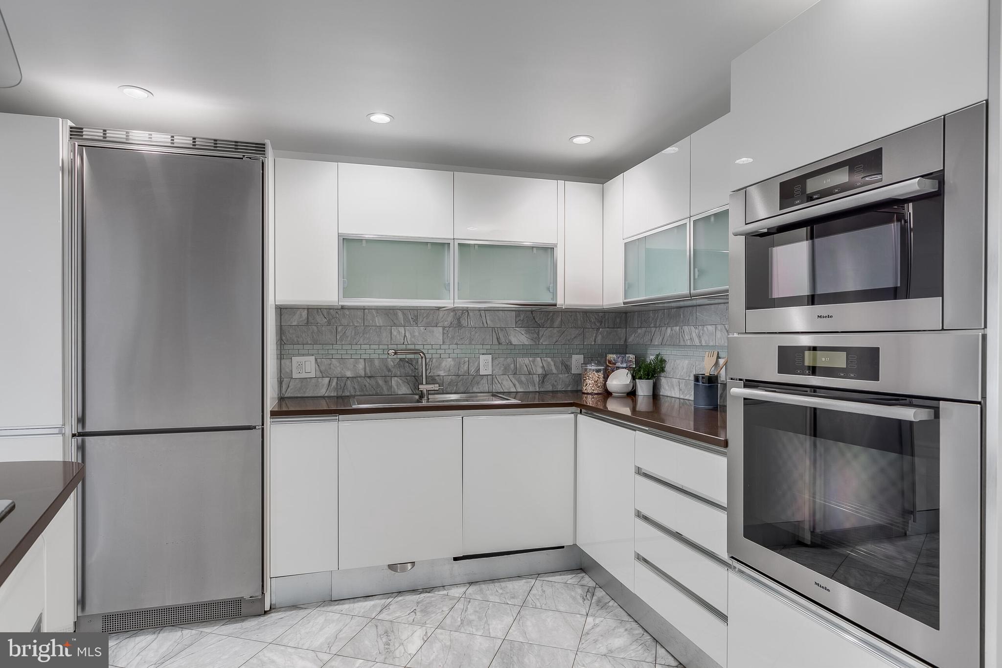 2720 N FILLMORE STREET