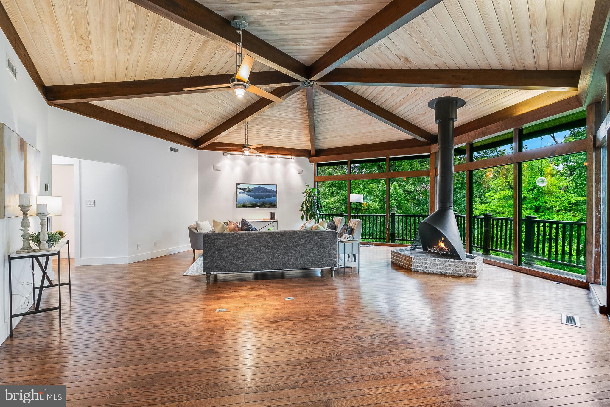 2720 N FILLMORE STREET