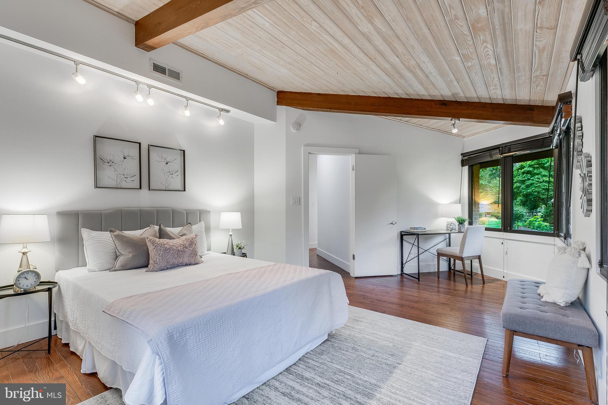 2720 N FILLMORE STREET