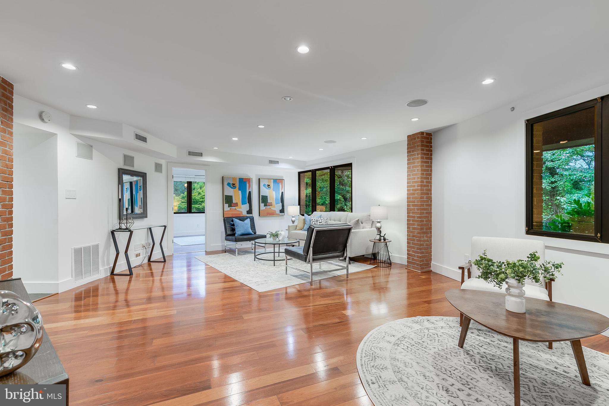 2720 N FILLMORE STREET