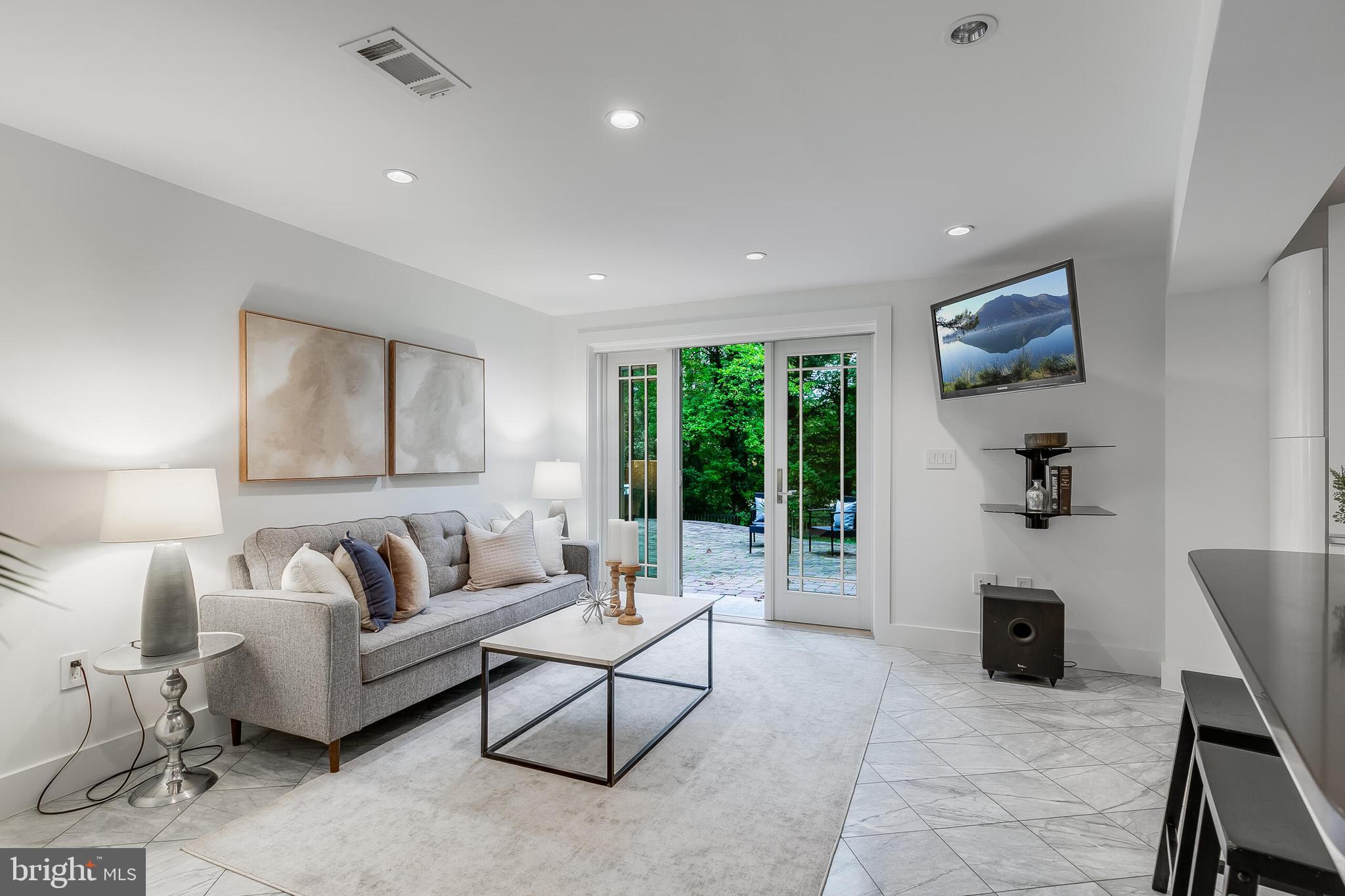 2720 N FILLMORE STREET