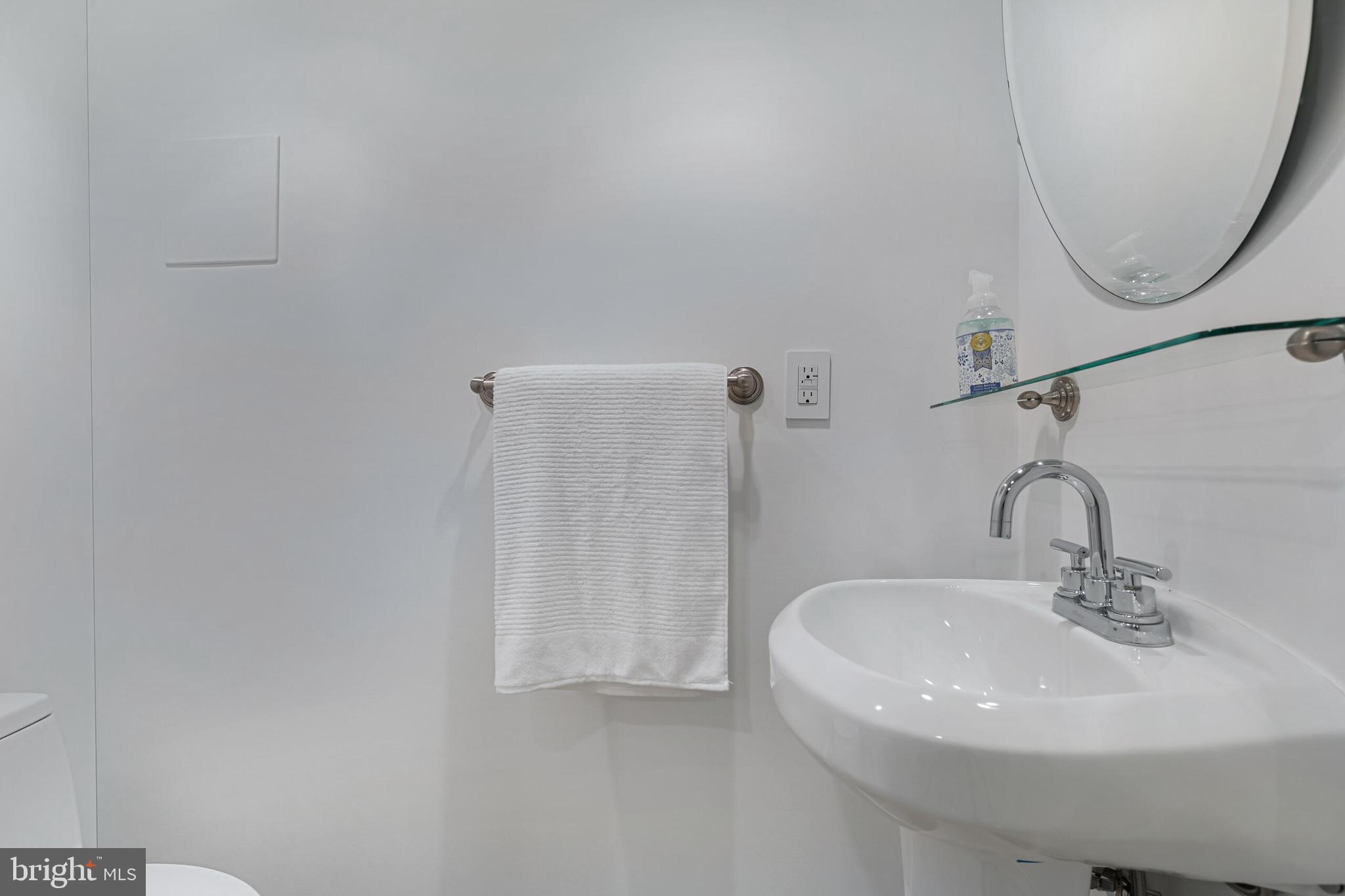 2720 N FILLMORE STREET