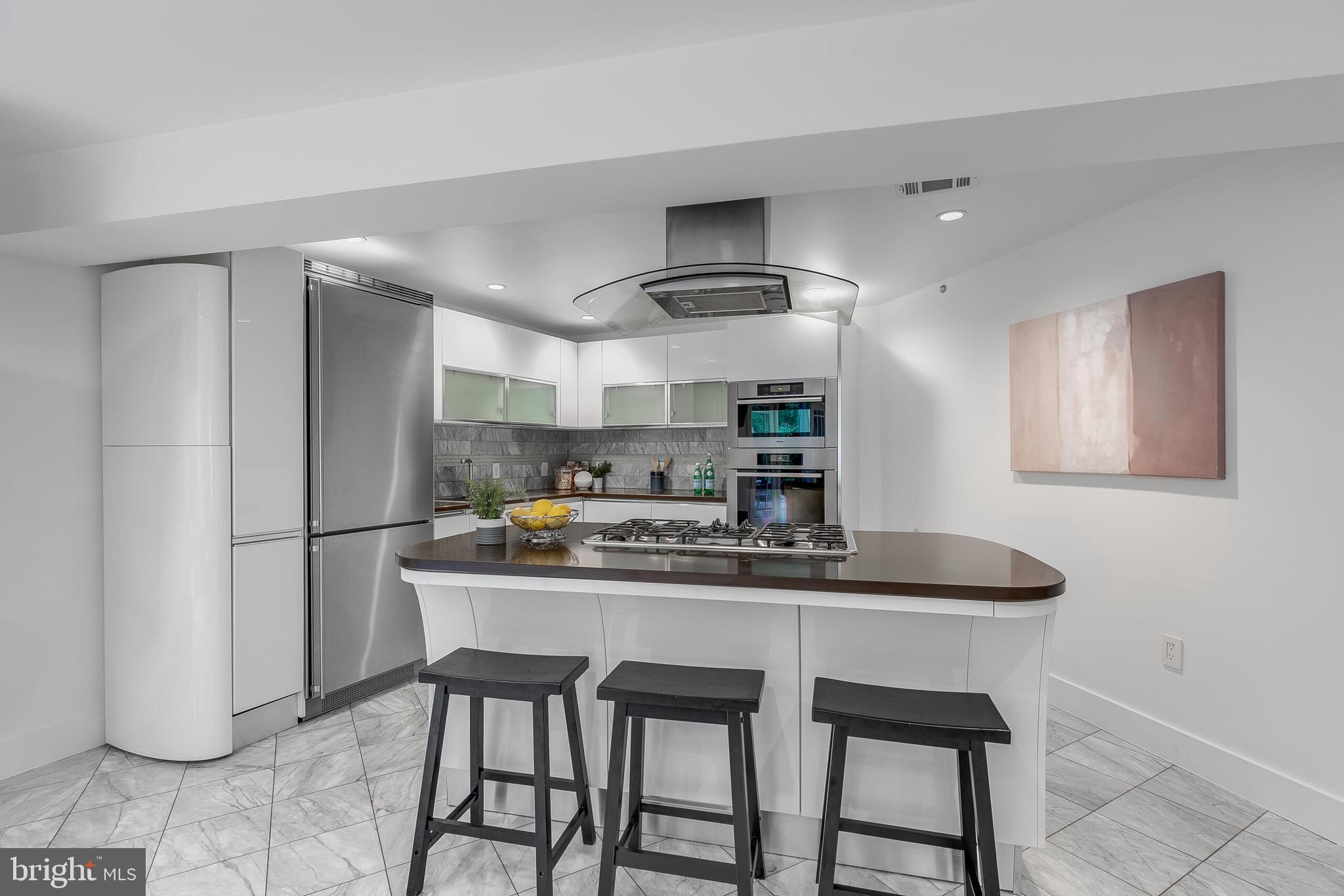 2720 N FILLMORE STREET