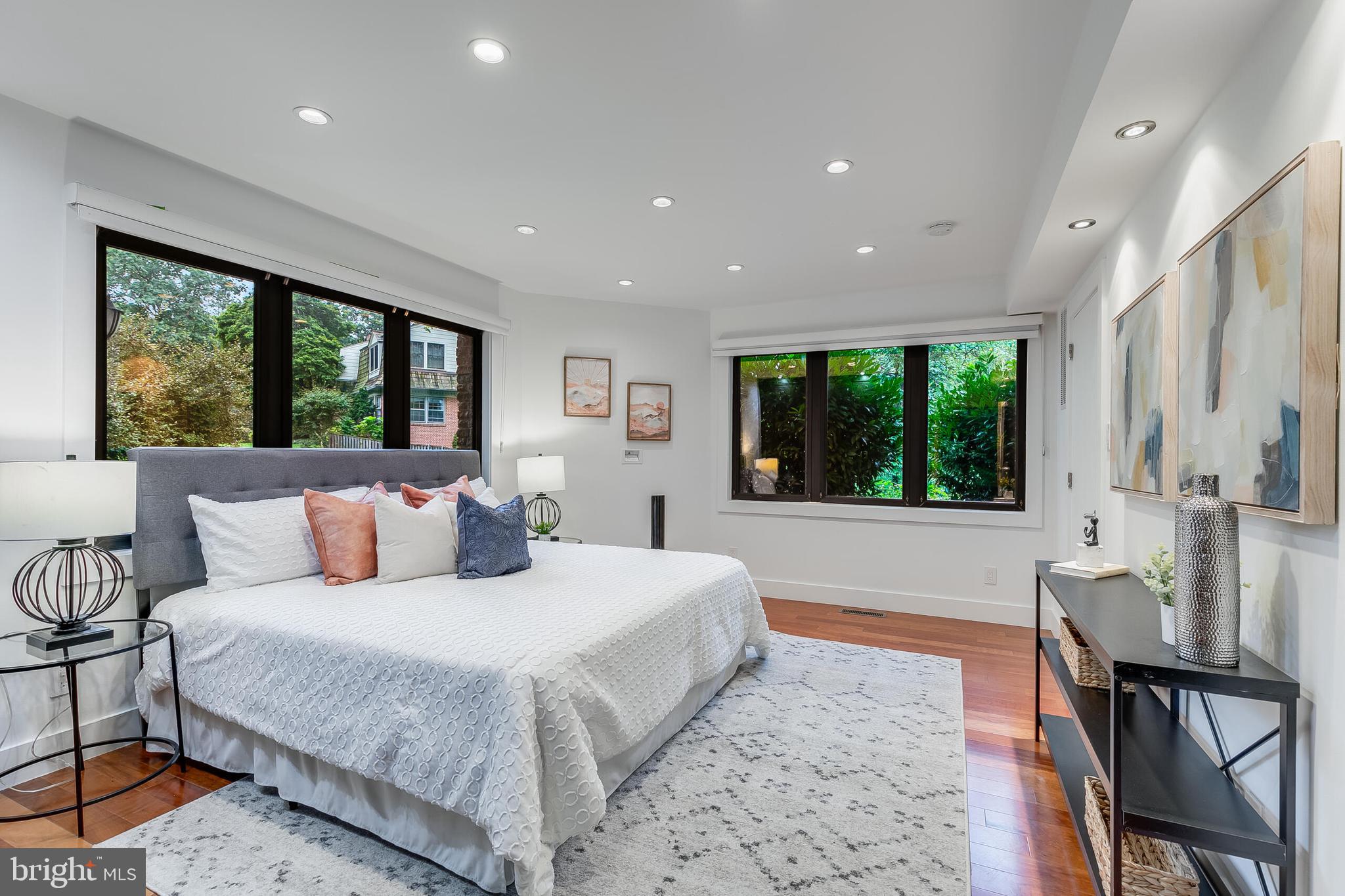 2720 N FILLMORE STREET