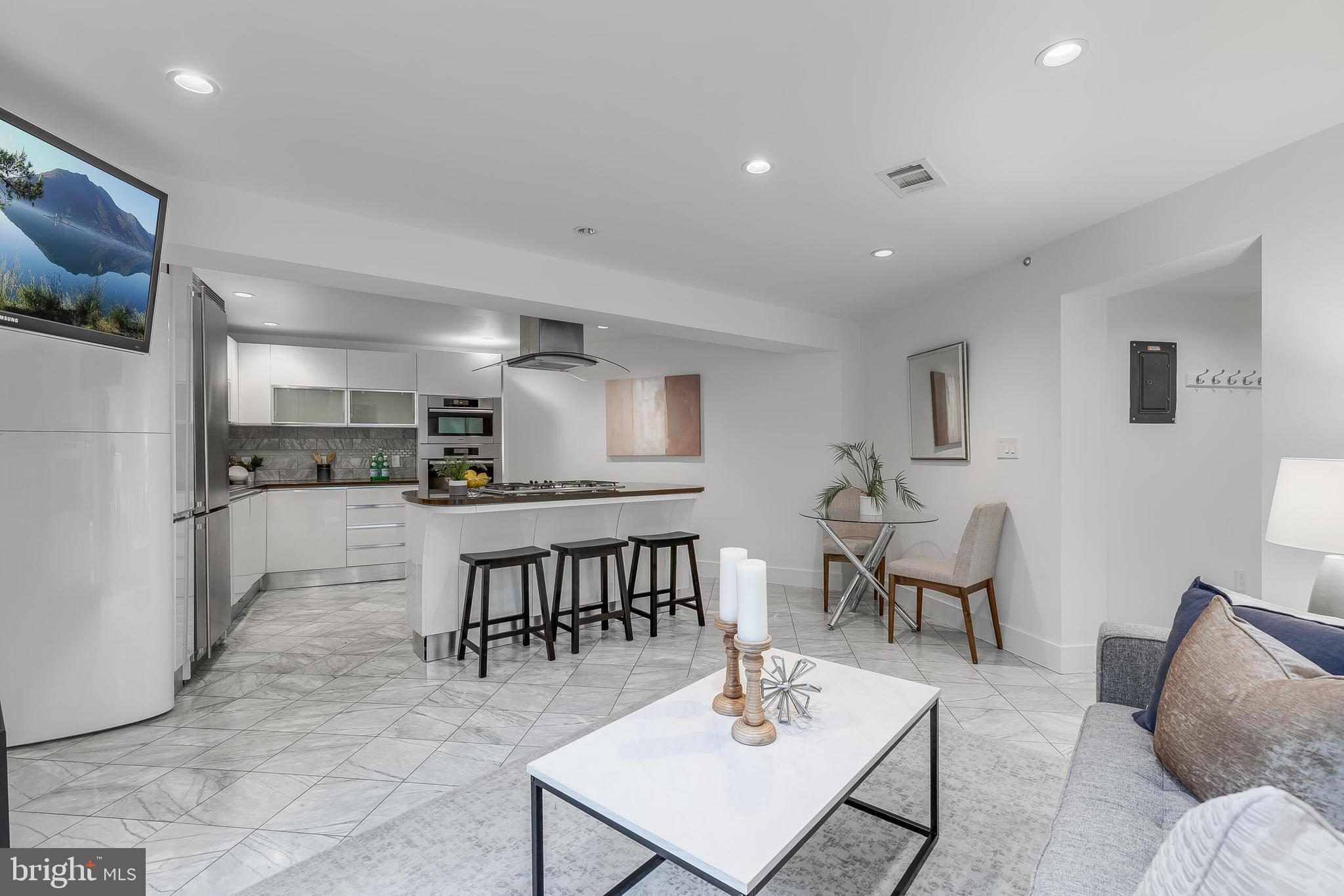 2720 N FILLMORE STREET