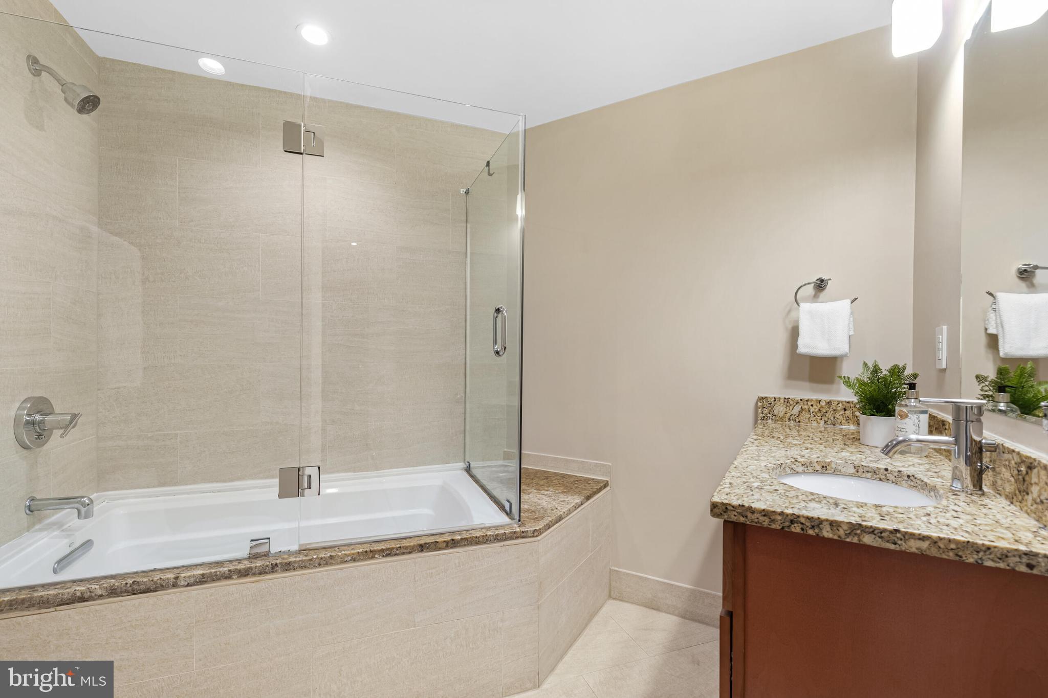 2720 N FILLMORE STREET