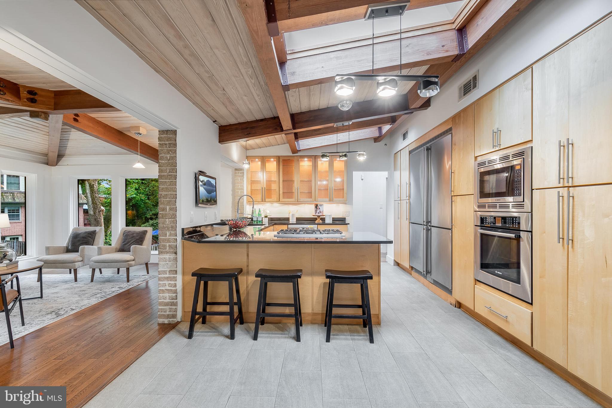 2720 N FILLMORE STREET