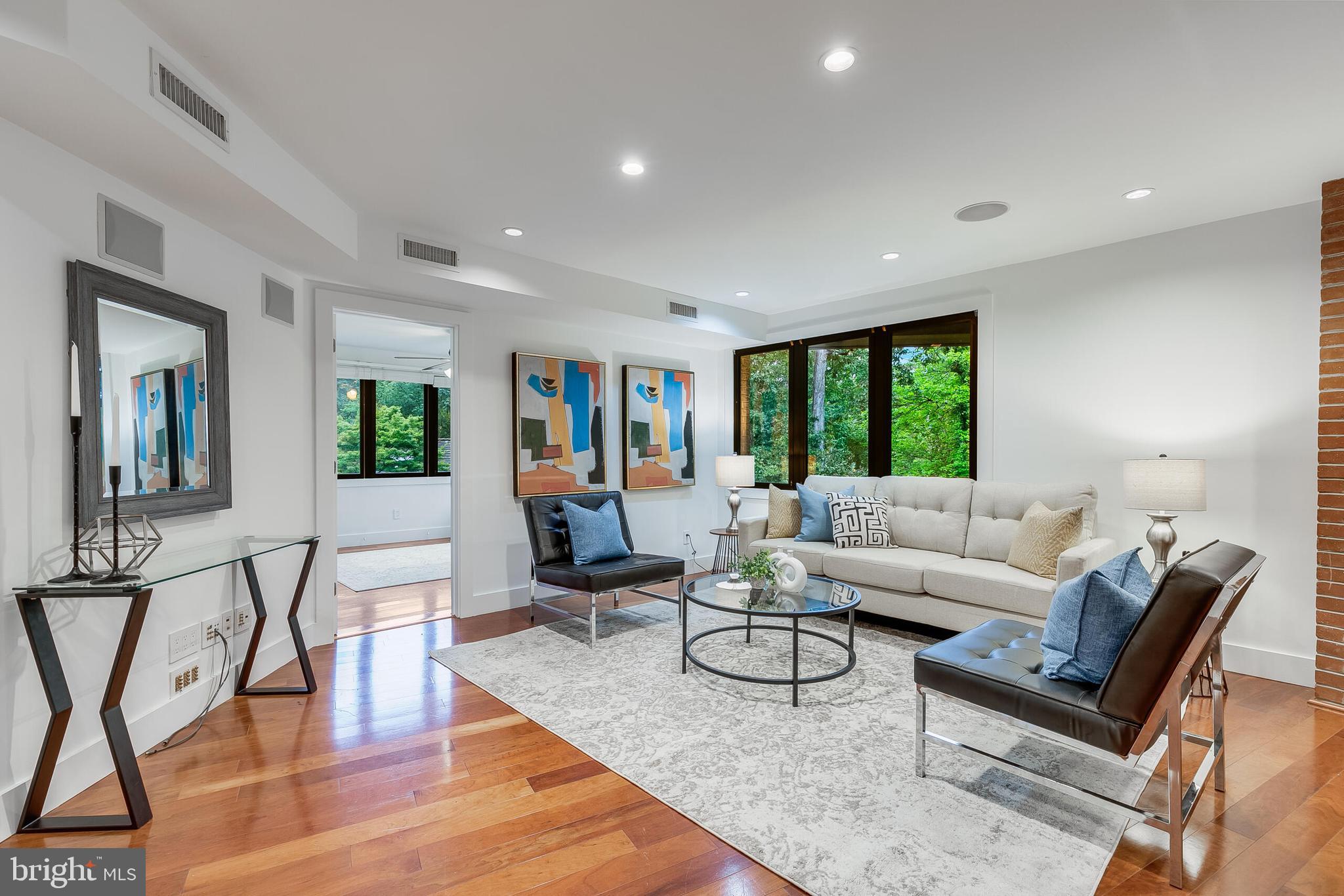 2720 N FILLMORE STREET