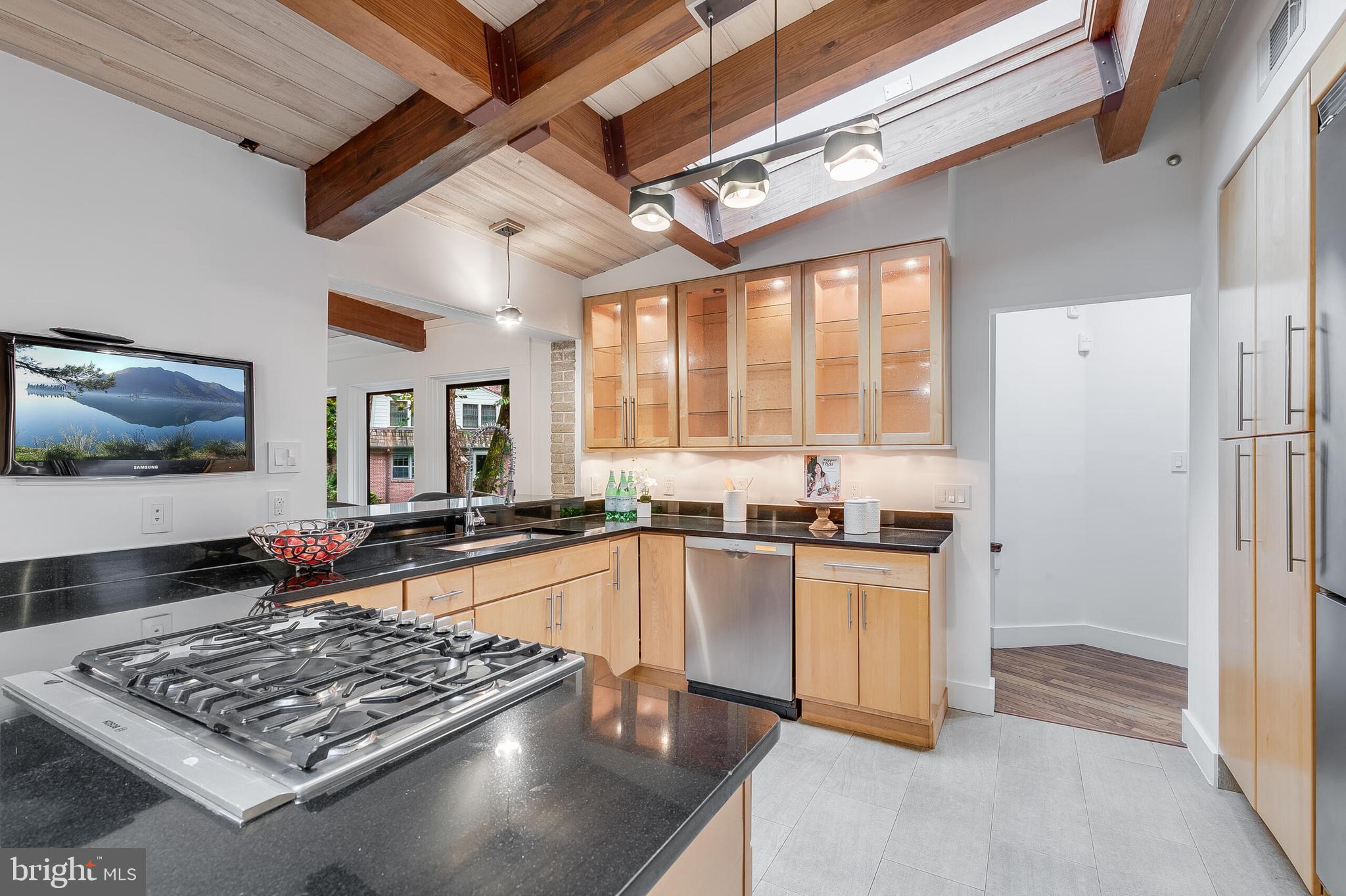 2720 N FILLMORE STREET