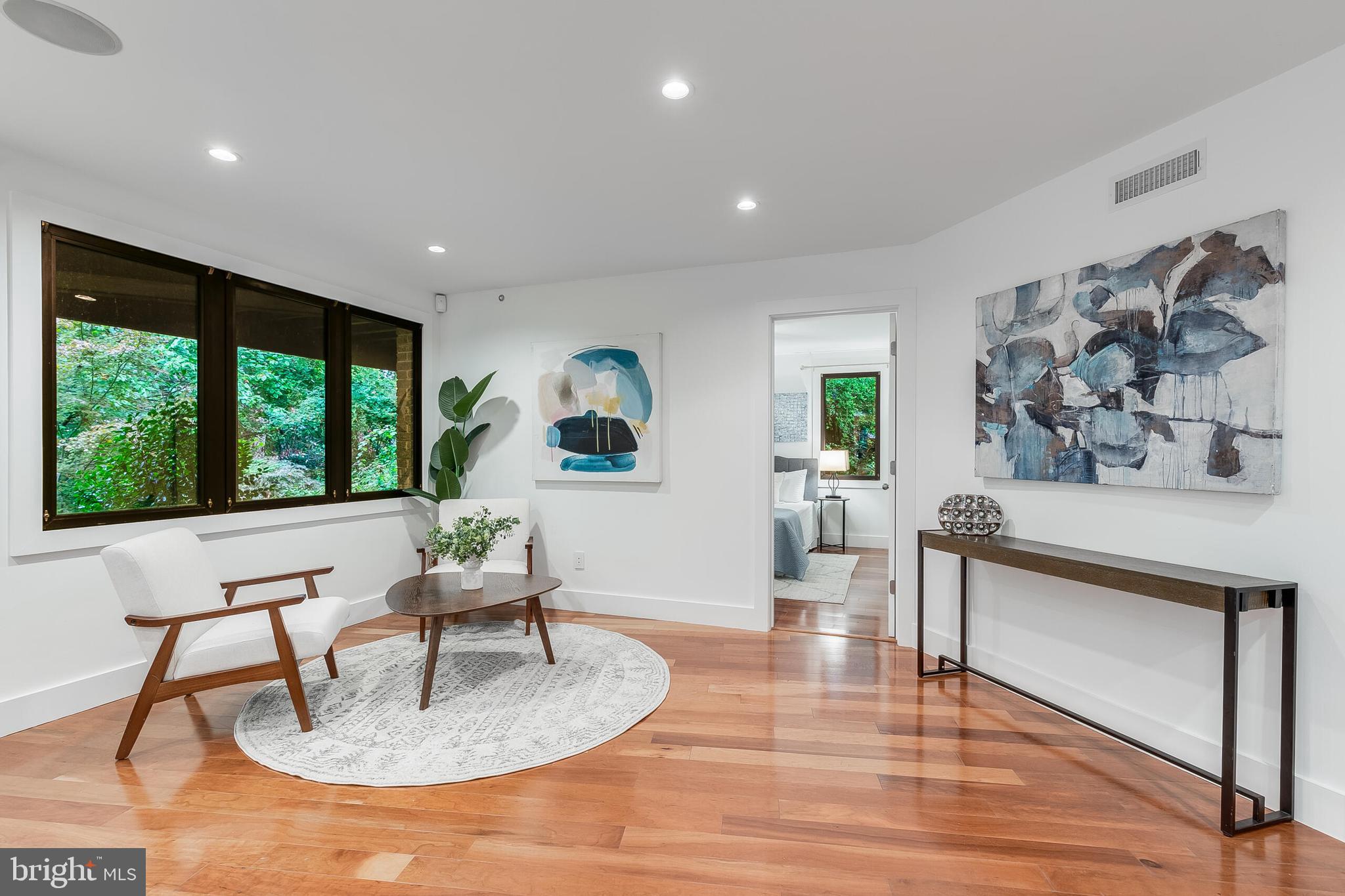 2720 N FILLMORE STREET