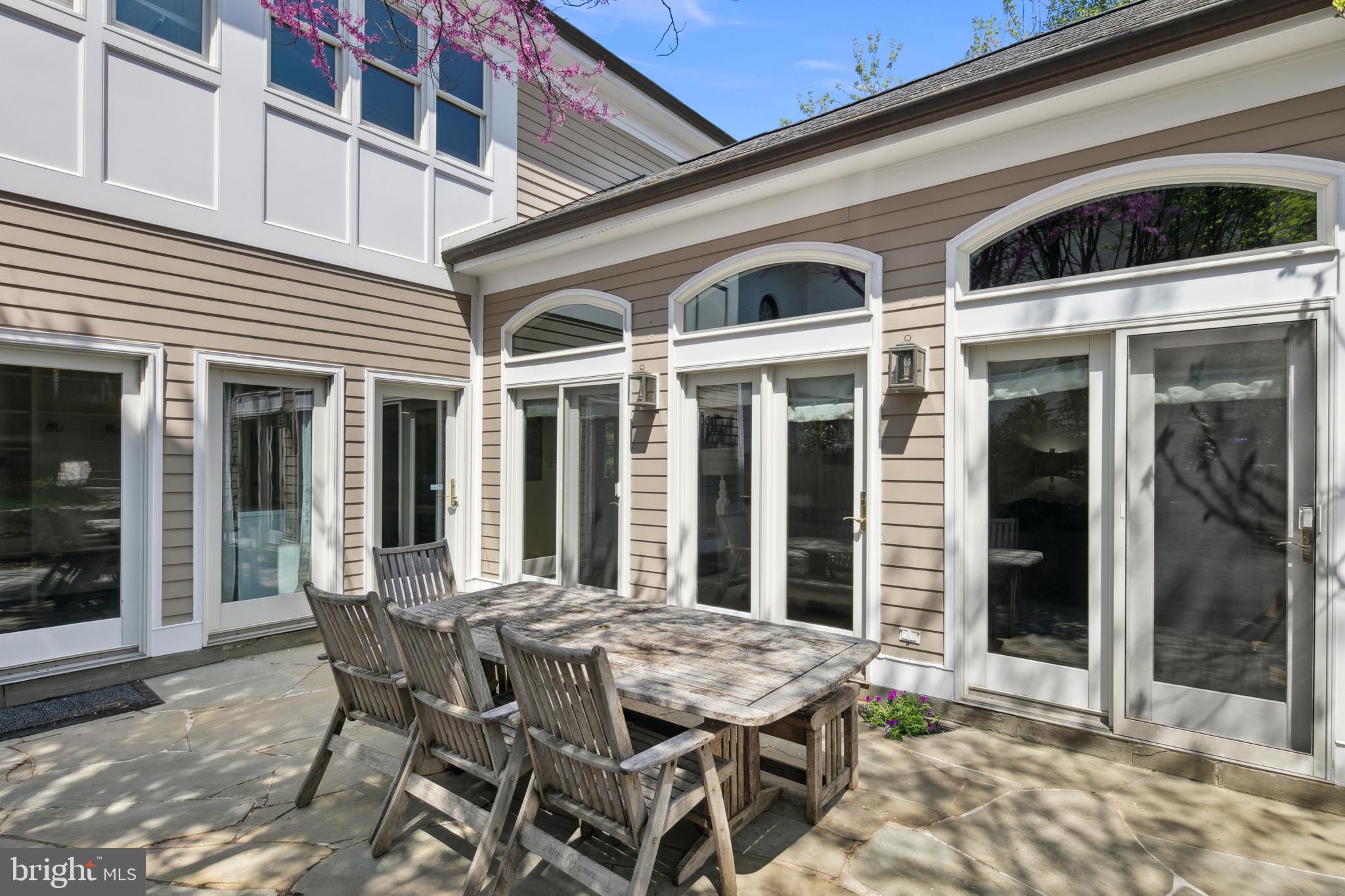 1881 N HIGHLAND STREET