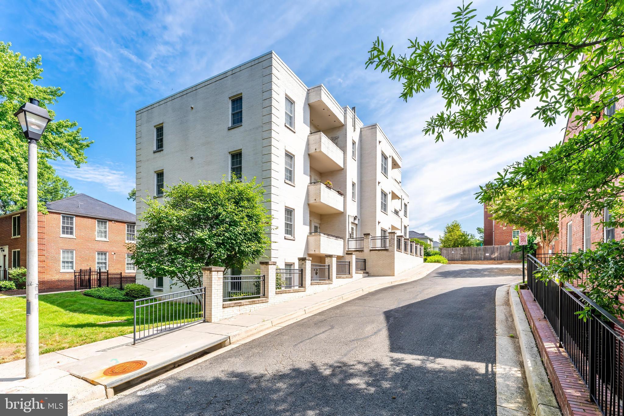 231 N THOMAS STREET 105