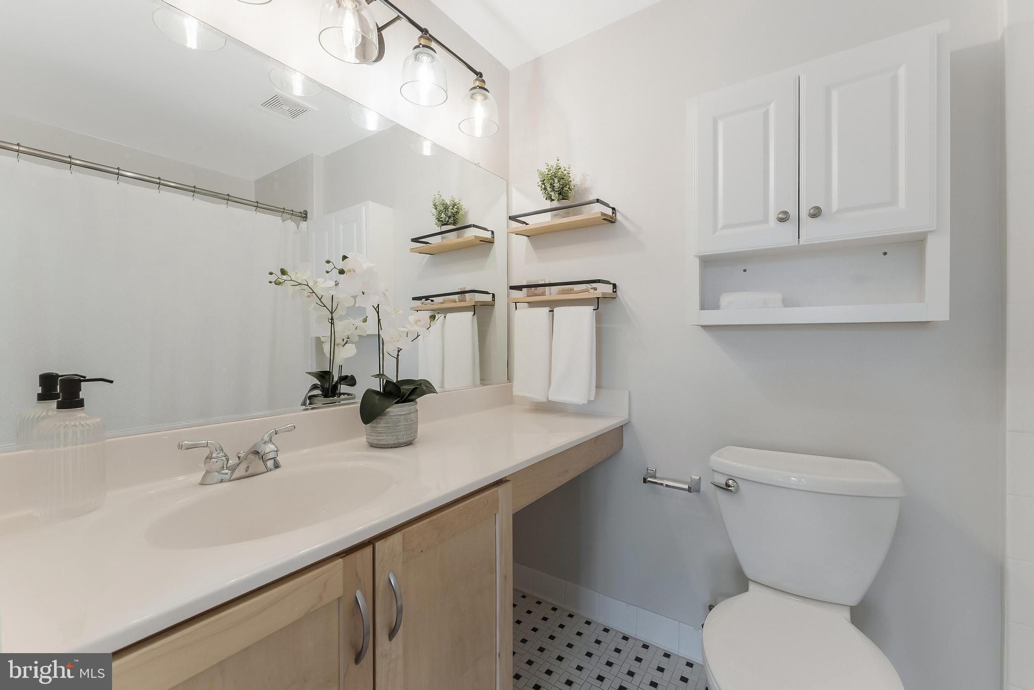 231 N THOMAS STREET 105