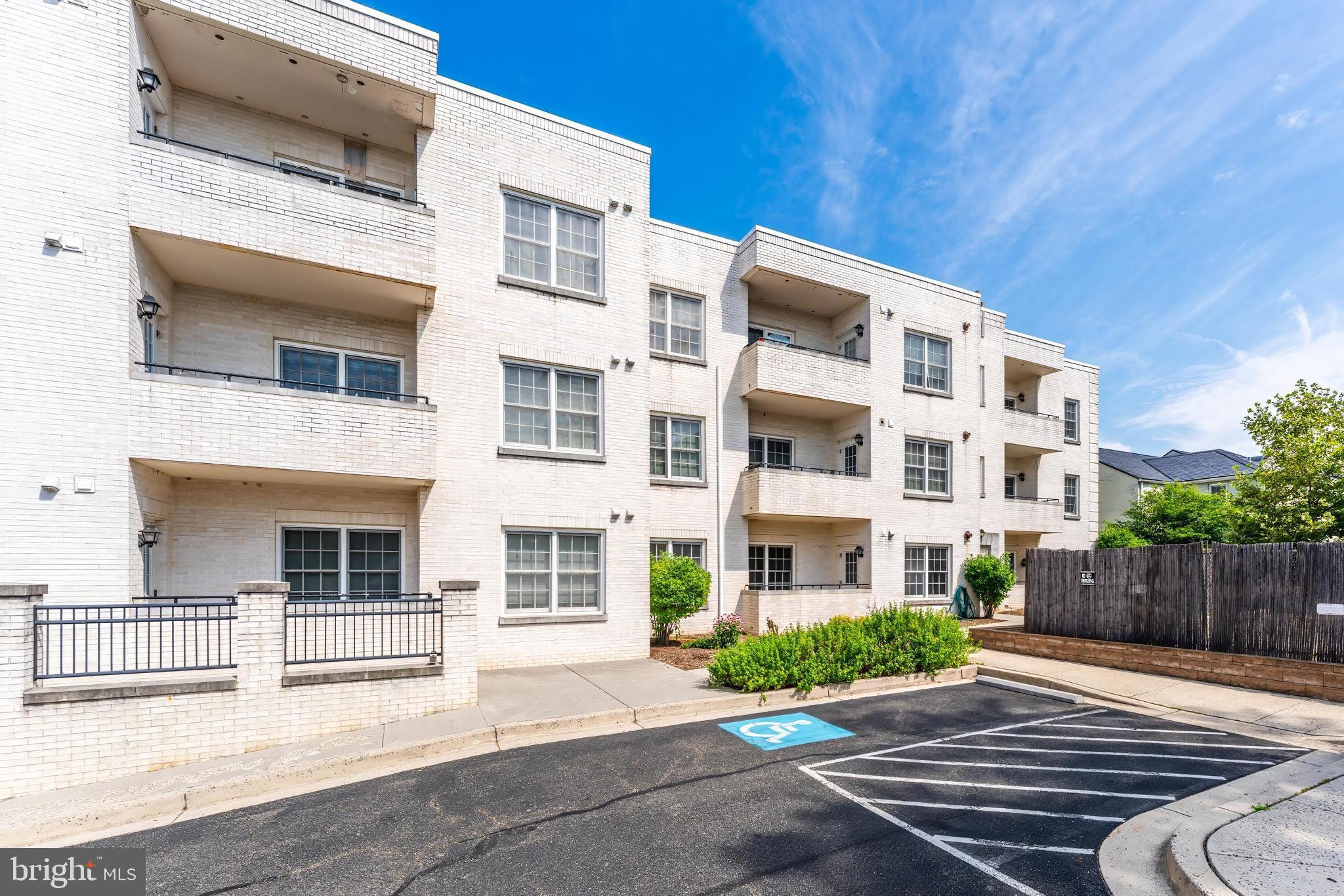 231 N THOMAS STREET 105