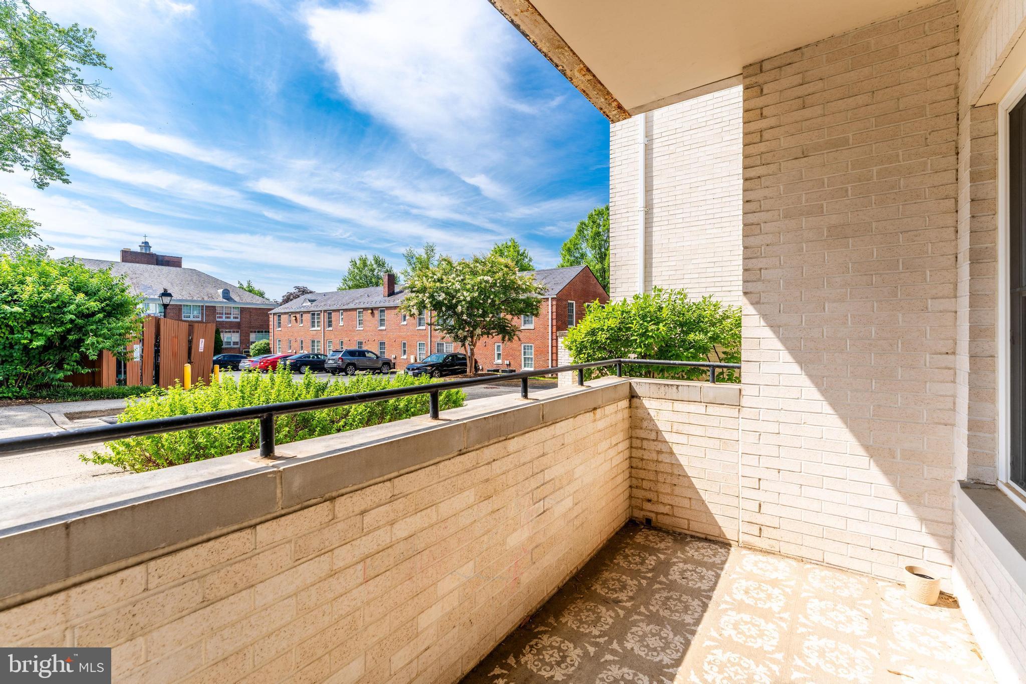 231 N THOMAS STREET 105