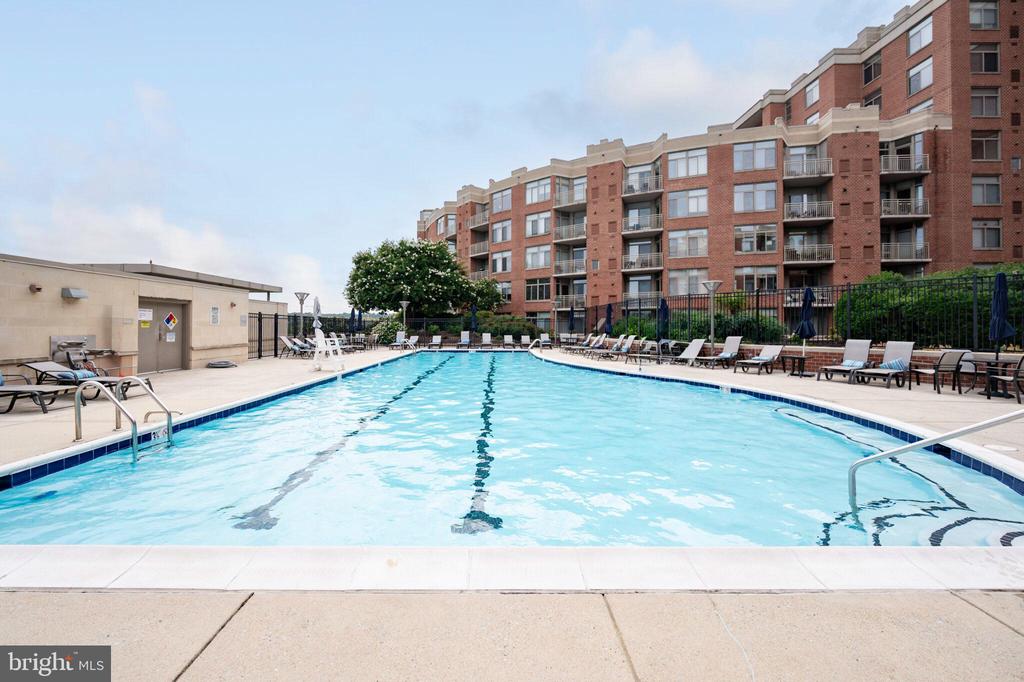 3650 S GLEBE ROAD 450