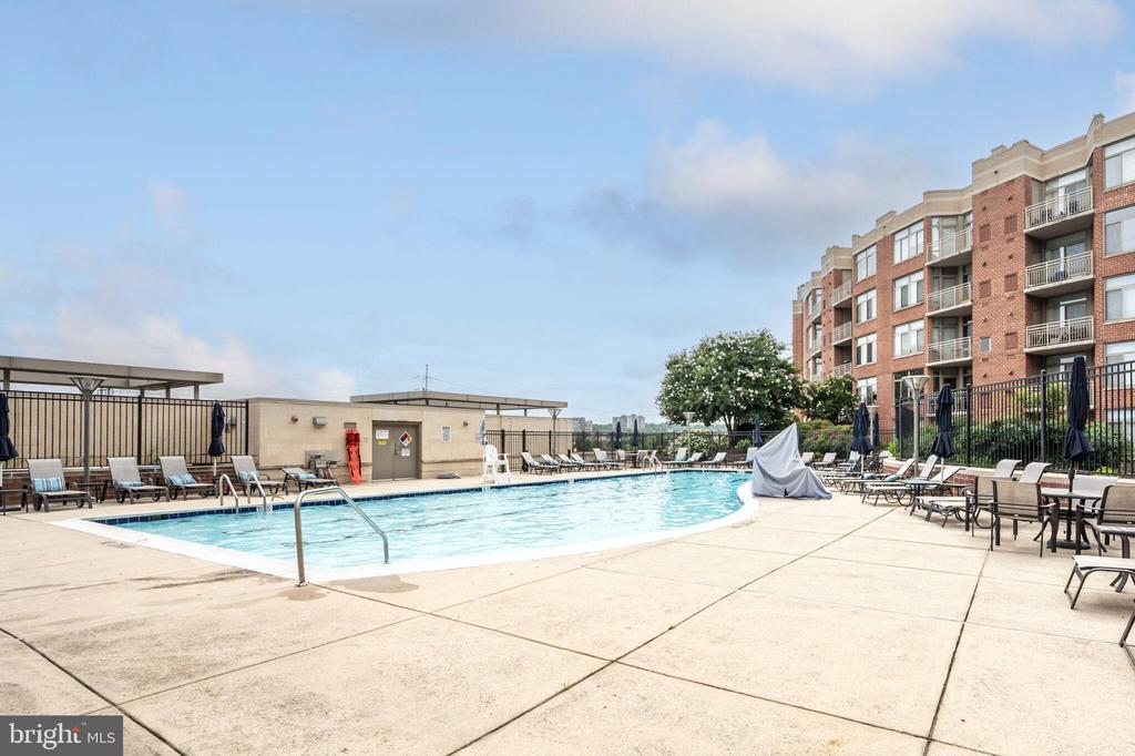 3650 S GLEBE ROAD 450