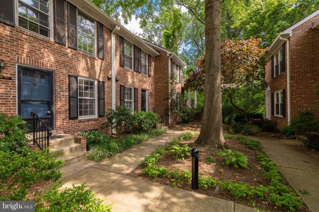 2440 S WALTER REED DRIVE 3