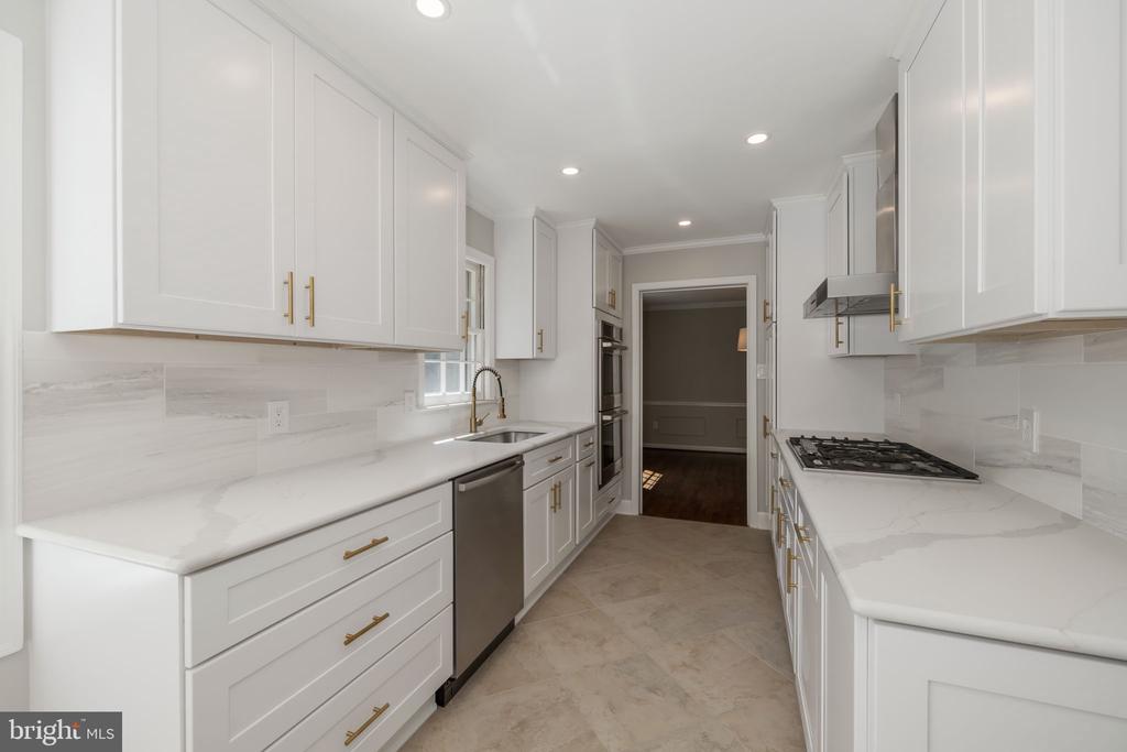 4887 35TH ROAD N