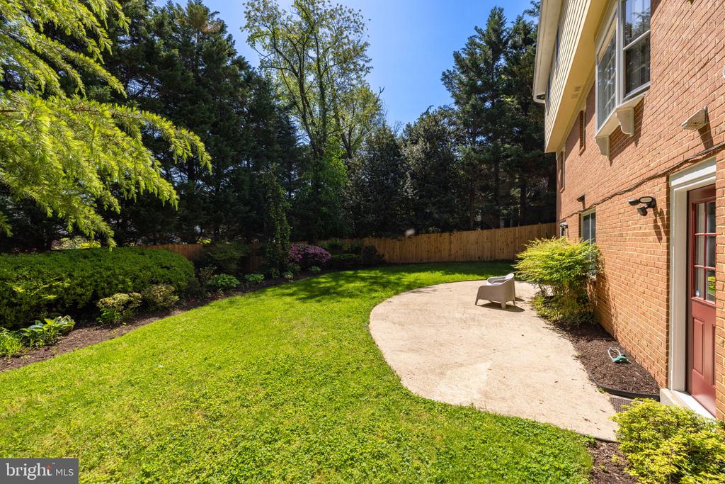 4887 35TH ROAD N