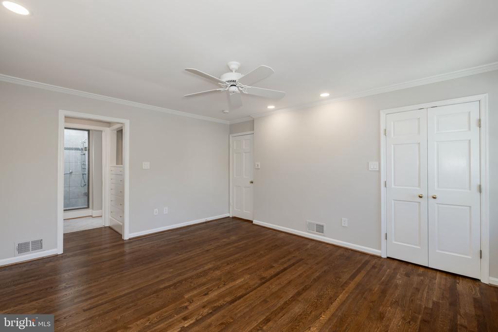 4887 35TH ROAD N