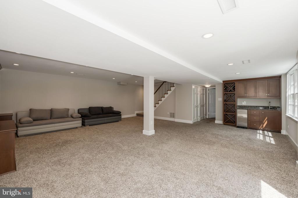 4887 35TH ROAD N