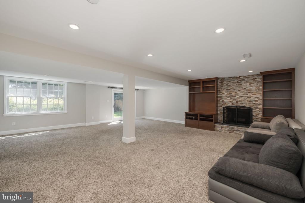 4887 35TH ROAD N